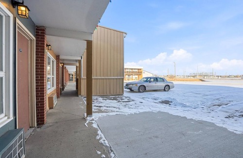Devils Lake Apartment | 2 Queen Beds|Non-Smoking