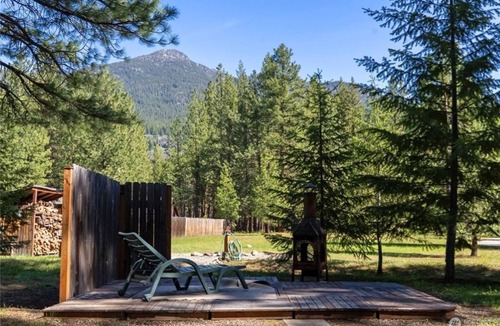 Mazama Cabin | 2 Rustic 1-bedroom cabins w/outhouse and external shower Mazama