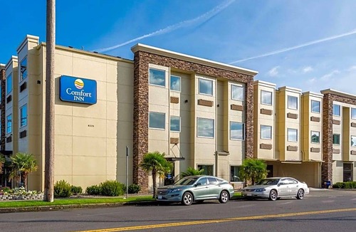 Montavilla Hotel | 2-Star Hotel ∙ Comfort Inn Portland near I-84 and I-205