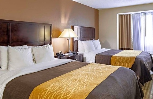 Montavilla Hotel | 2-Star Hotel ∙ Comfort Inn Portland near I-84 and I-205