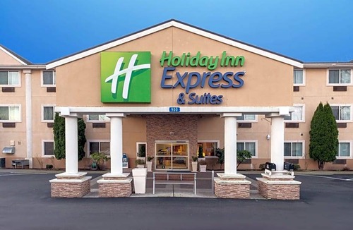 Burlington Hotel | 2-Star Hotel ∙ Holiday Inn Express Hotels & Suites Burlington, an IHG Hotel