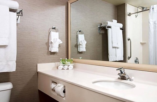 Burlington Hotel | 2-Star Hotel ∙ Holiday Inn Express Hotels & Suites Burlington, an IHG Hotel