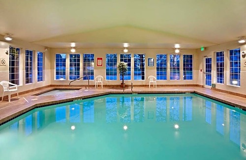 Corvallis Hotel | 2-Star Hotel ∙ Holiday Inn Express Corvallis-On the River, an IHG Hotel