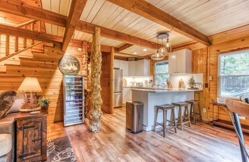 Rhododendron Cabin | 2-story mountain cabin with loft and fireplace, deck, streaming, washer&dryer
