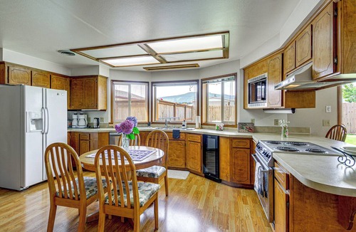 Sequim House | 2-Unit Family Combo, Walk to Downtown Sequim!