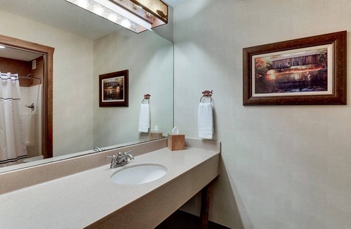 Johnston Hotel | 2 Units | Johnston Stay w/pool Access | 0.5 mi to Texas Roadhouse