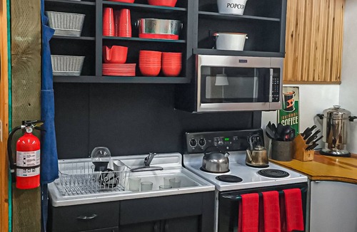 Northport Cabin | 20-acre dog-friendly glamping camp with adorable cabin- near the Columbia River