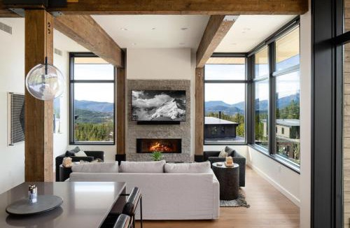 Big Sky Apartment | 201 LakeLodge