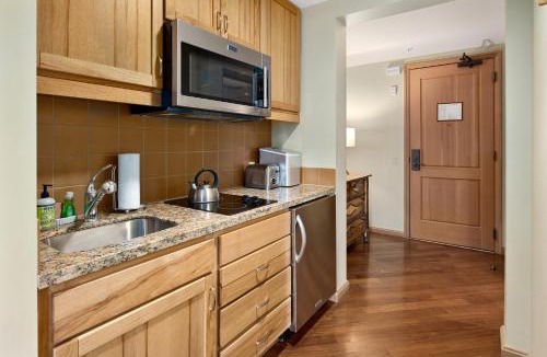 Cle Elum Apartment | 2068 Cozy Studio in Suncadia with Pool and Hot-Tub Access