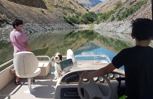 Huntington Boat Rental | 24 foot pontoon boat/located on Snake River Brownlee reseviour