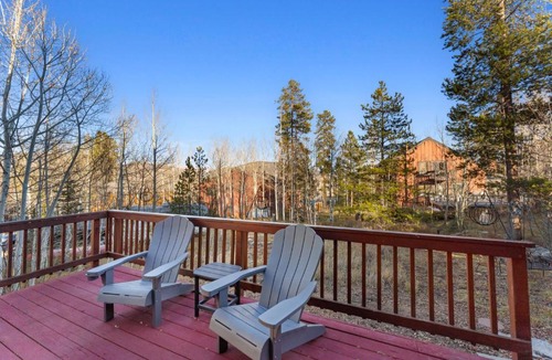 Wildernest Villa | 241 North Side Circle Unit A : 2