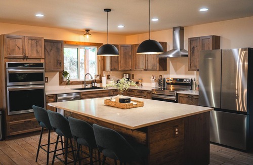 Port Angeles House | 28-Acre Olympic Cabin · Hot Tub + Sauna · Private
