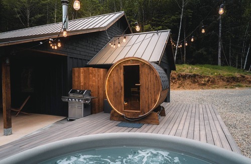 Port Angeles House | 28-Acre Olympic Cabin · Hot Tub + Sauna · Private