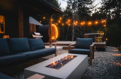 Port Angeles House | 28-Acre Olympic Cabin Hot Tub Sauna Private