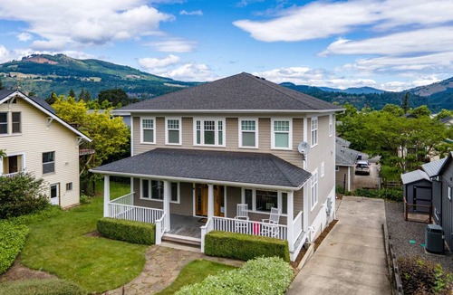 Hood River House | 285 m² House ∙ 4 bedrooms ∙ 8 guests