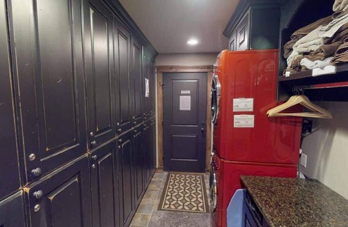 Island Park Cabin | 29 MI to YNP | Hot Tub | Sleeps 12 | Firepit
