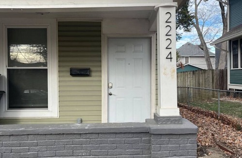 Near Eastside House | 2Bd/1Bth Fenced Backyard! 10 min to Downtown!
