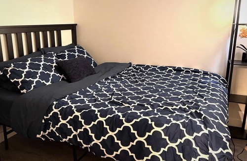 Southcenter Apartment | 2bedroom/Airport/Healthcare/Remote Workers