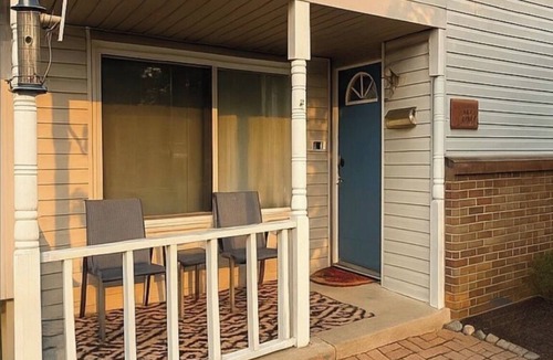 Clawson House | 2Br/1Bth/Office/EV charger near Royal Oak/Berkley/Bgham - Monthly