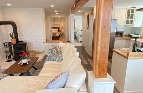 Alki House | 2BR 2BA Alki Beach Waterfront Retreat Ext. Stay