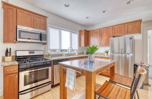 Belmont Apartment | 2BR/2BA Sunny Retreat Parks + Coffee Nearby