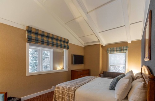 Elkhorn Hotel | 2BR Apt in 4 Units | A Quick Walk to Village Shops & Trails