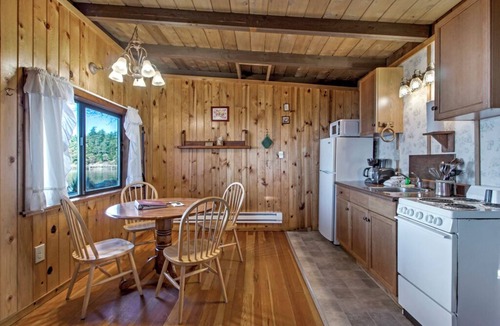 Eastsound Cabin | 2BR Beach Cabin on prime west-facing beach!