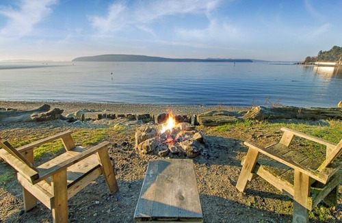 West Beach Cabin | 2BR Cabin on prime walk-out sand and pebble beach!