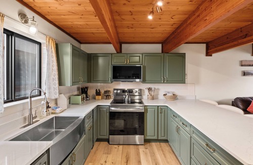 West Yellowstone House | 2BR condo in West Yellowstone, just 1 minute from the park! Owl's Nest