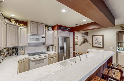 Coeur d'Alene Condo | 2BR Condo w/Lake Access, Balcony & Pool