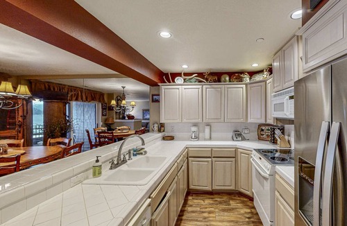 Coeur d'Alene Condo | 2BR Condo w/Lake Access, Balcony & Pool