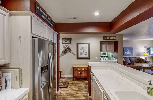 Coeur d'Alene Condo | 2BR Condo w/Lake Access, Balcony & Pool