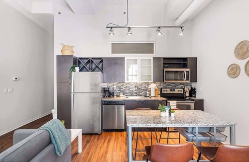 Downtown Cincinnati Apartment | 2BR Downtown | Pool and Gym