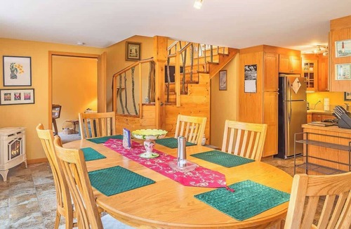 Grayland Cabin | 2BR Grayland Beach Cabin w/Deck | Dogs OK