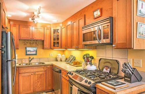 Grayland Cabin | 2BR Grayland Beach Cabin w/Deck | Dogs OK
