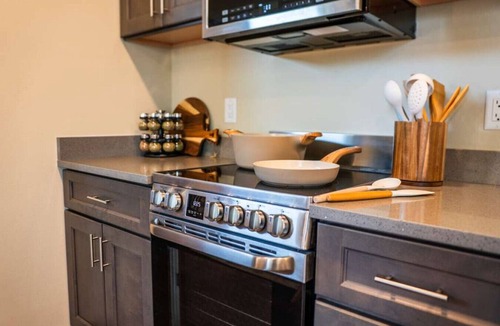 Coeur d'Alene Apartment | 2BR | Near CDA Lake | Gym, In-Unit Laundry