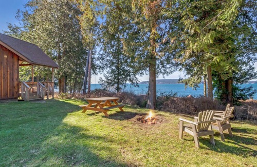 Eastsound Cabin | 2BR Ocean View Cabin - 1 min walk to world class beach!
