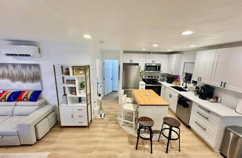 Renton House | 2BR1BA Queen Bed New Remodeled Renton Home w/AC 2