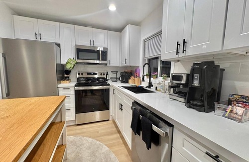 Renton House | 2BR1BA Queen Bed New Remodeled Renton Home w/AC 2