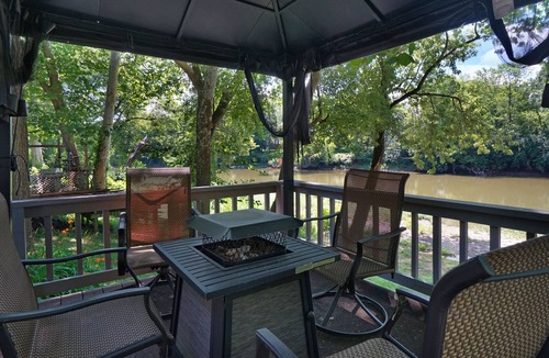Indianapolis House | 3 BDRM River Retreat w/hot tub
