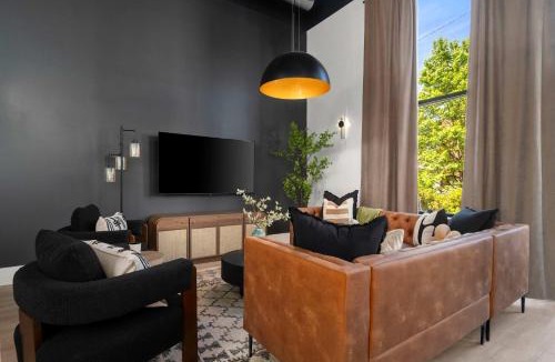 Downtown Chattanooga House | 3 Bed w Private Patio Mtn Views & Walk to Dining