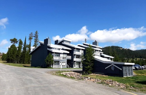 Big Sky Condo | 3 Bedroom / 2 Bathroom condo, Sleeps 8, Big Sky, Montana July 6th - 13th, 2024!