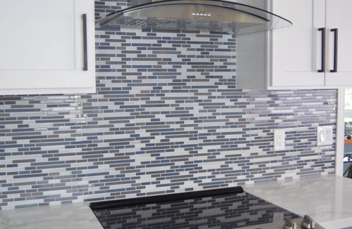 Kenmore Apartment | 3-bedroom apartment in fantastic Kenmore with cool AC