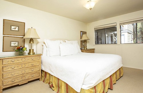 Elkhorn Hotel | 3-Bedroom Condo w/Mountain Views & Easy Walk to Village Shops, Dining & Trails
