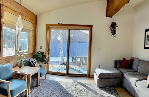 Hailey House | 3-bedroom deluxe house on Trail Head - Hot Tub, A/C, Huge Yard, Dog Friendly