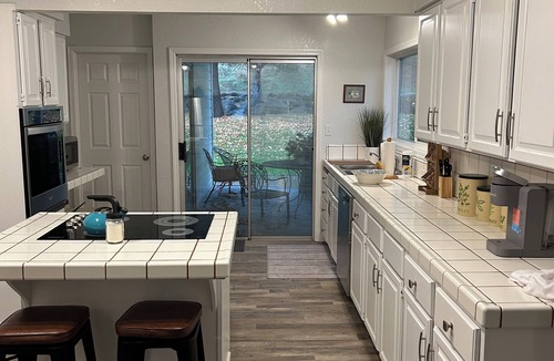 Horseshoe Bend House | 3-bedroom farmhouse in fantastic Horseshoe Bend with AC