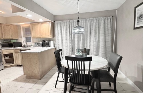 Flint House | 3-bedroom home 2.5 baths: Garage/Deck/AC/Finished Basement/Dishwasher/Laundry