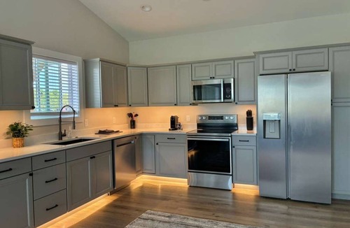Horse Butte House | 3-bedroom house in adorable West Yellowstone - Brand New Luxury Retreat