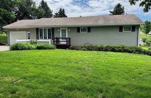 Mapleton House | 3-bedroom house in delightful Mapleton with AC, WiFi. Unwind and enjoy!
