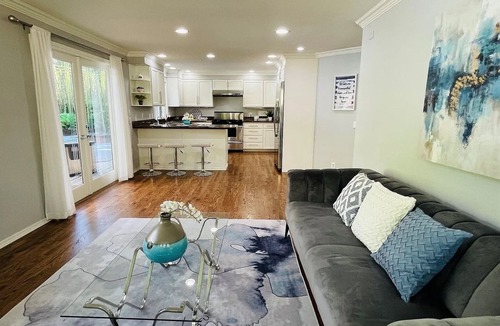 Meadowbrook House | 3-bedroom house in welcoming Seattle with fitness room, WiFi